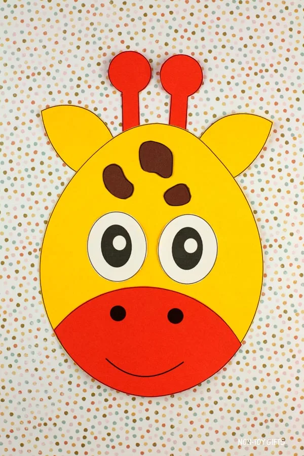 Paper giraffe craft for preschoolers