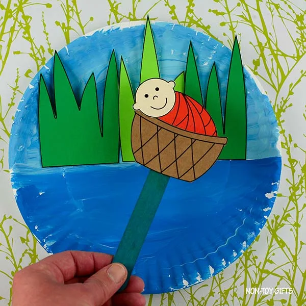 paper plate baby Moses interactive craft for kids