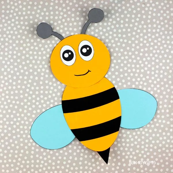 spring insect craft for kids: paper bee craft