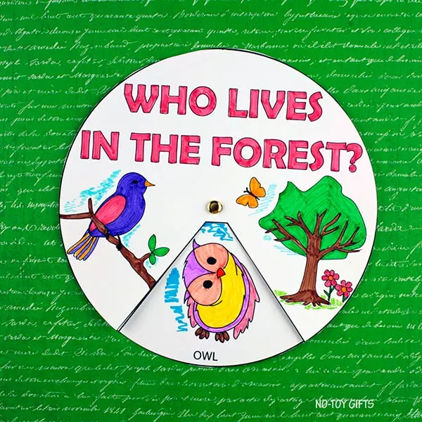 Who lives in the forest craft kindergarten