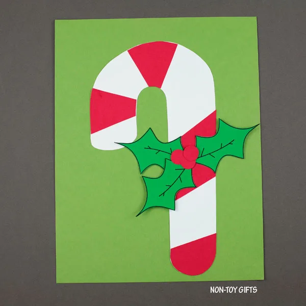 Glue the mistletoe leaves and berries