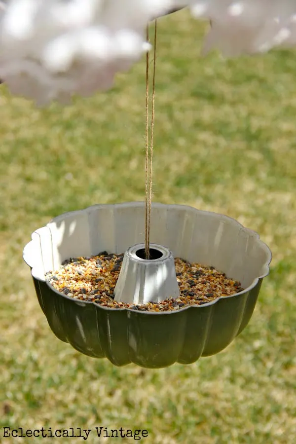 Bundt pan bird feeder
