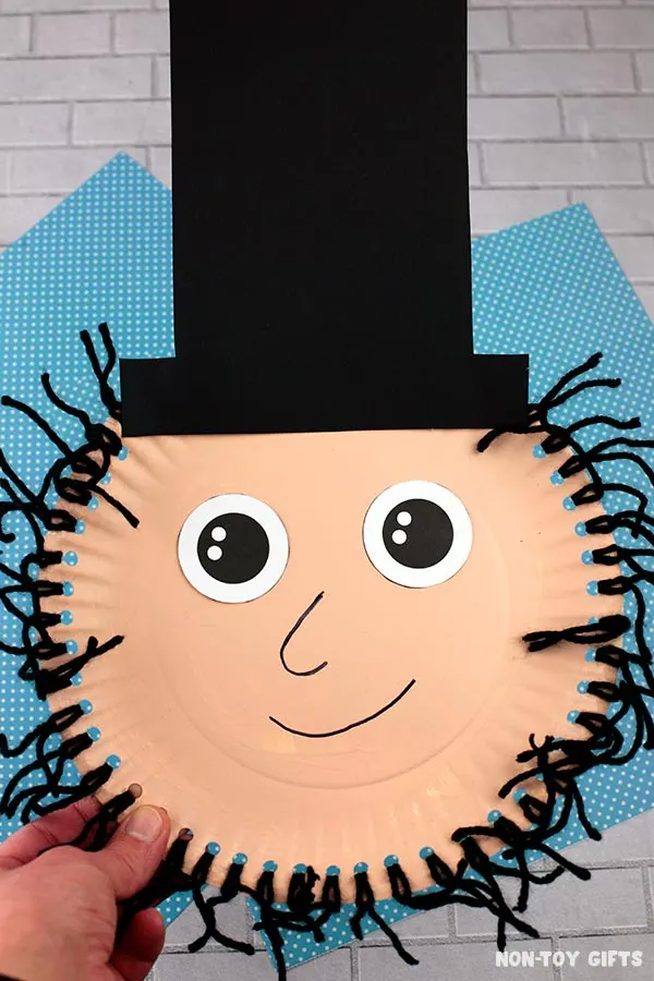 Abraham Lincoln Paper Plate Craft with free printable