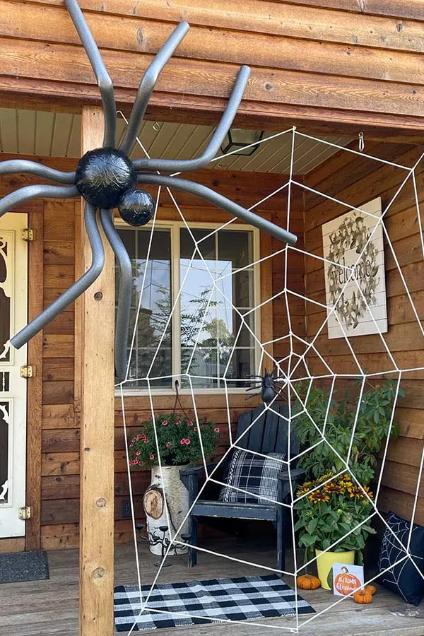 DIY spider decoration