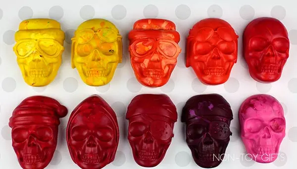 DIY skeleton crayons for Halloween - great candy alternative treat