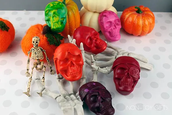 easy Halloween crayons