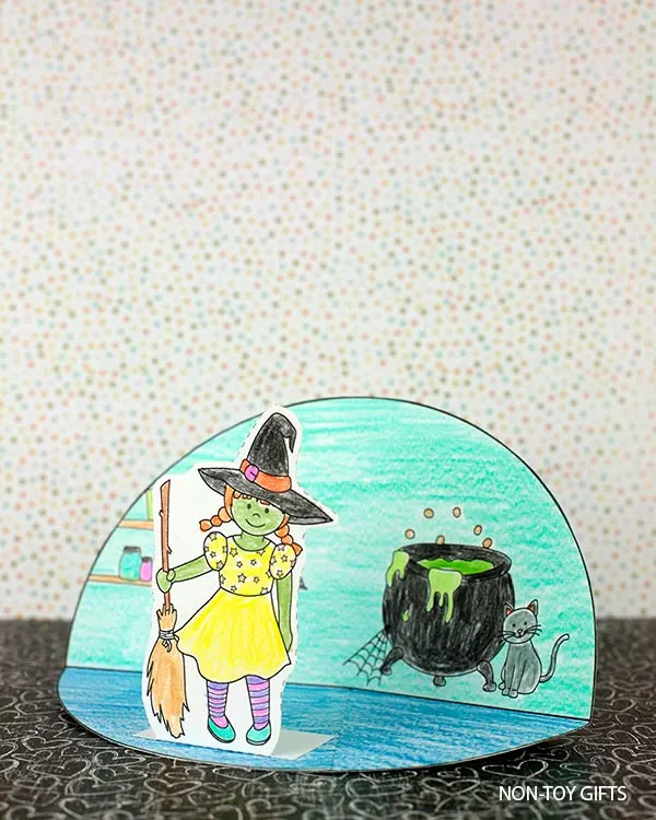 Easy witch diorama craft printable for preschool, kindergarten and elementary