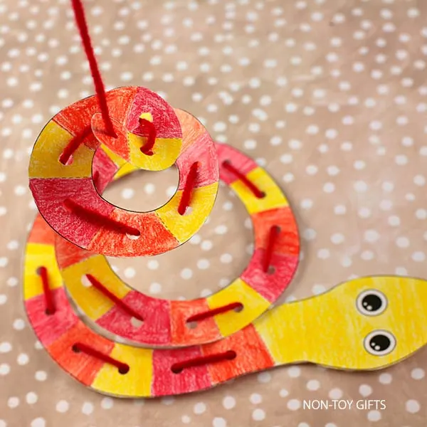 thread yarn through the holes