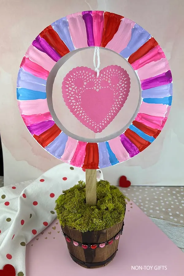 Budget-friendly Valentine DIY decoration