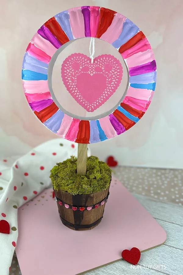 Paper plate Valentine's Day craft