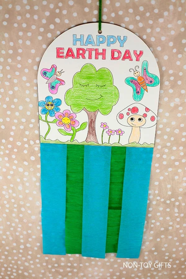 easy coloring Earth Day decoration craft for kids
