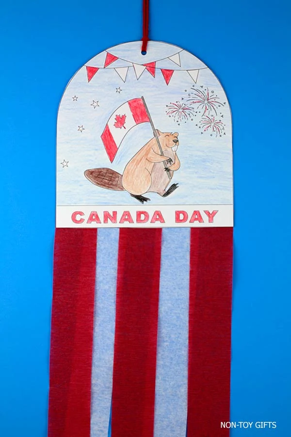 DIY Canada Day decoration craft for preschoolers